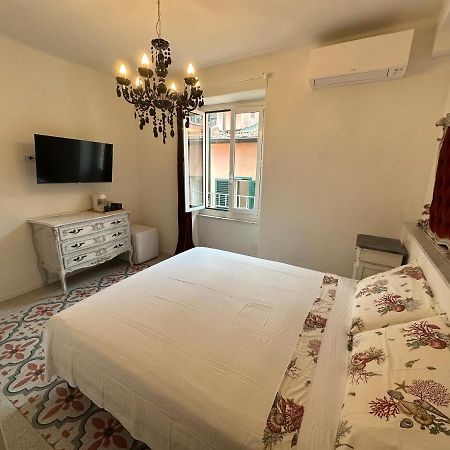Bed and Breakfast Elegante Stanza Rossa Mottino23 Леричи Экстерьер фото